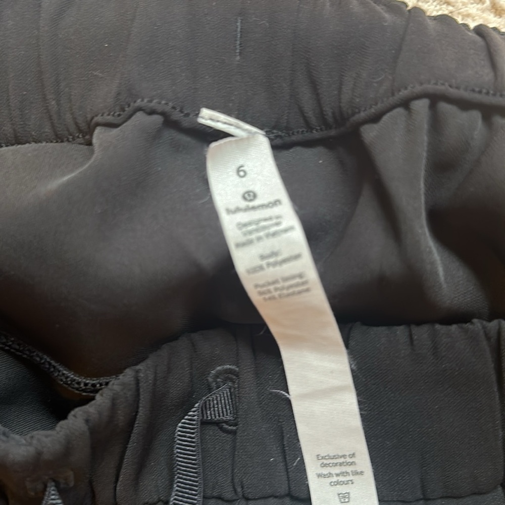 Lululemon On the Fly Black Skirt (Size 6) - Picture 8 of 9